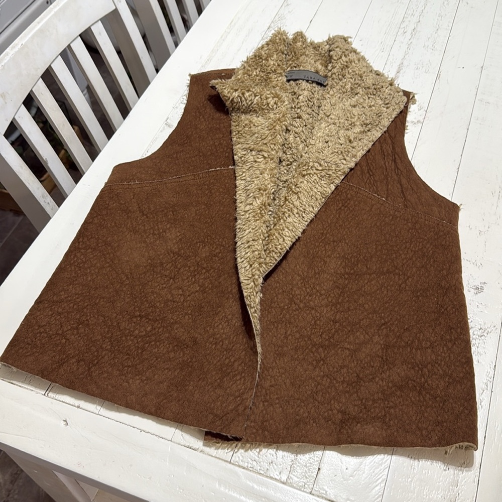 Zara basic size Med faux brown suede vest western, modern, country girl vibes